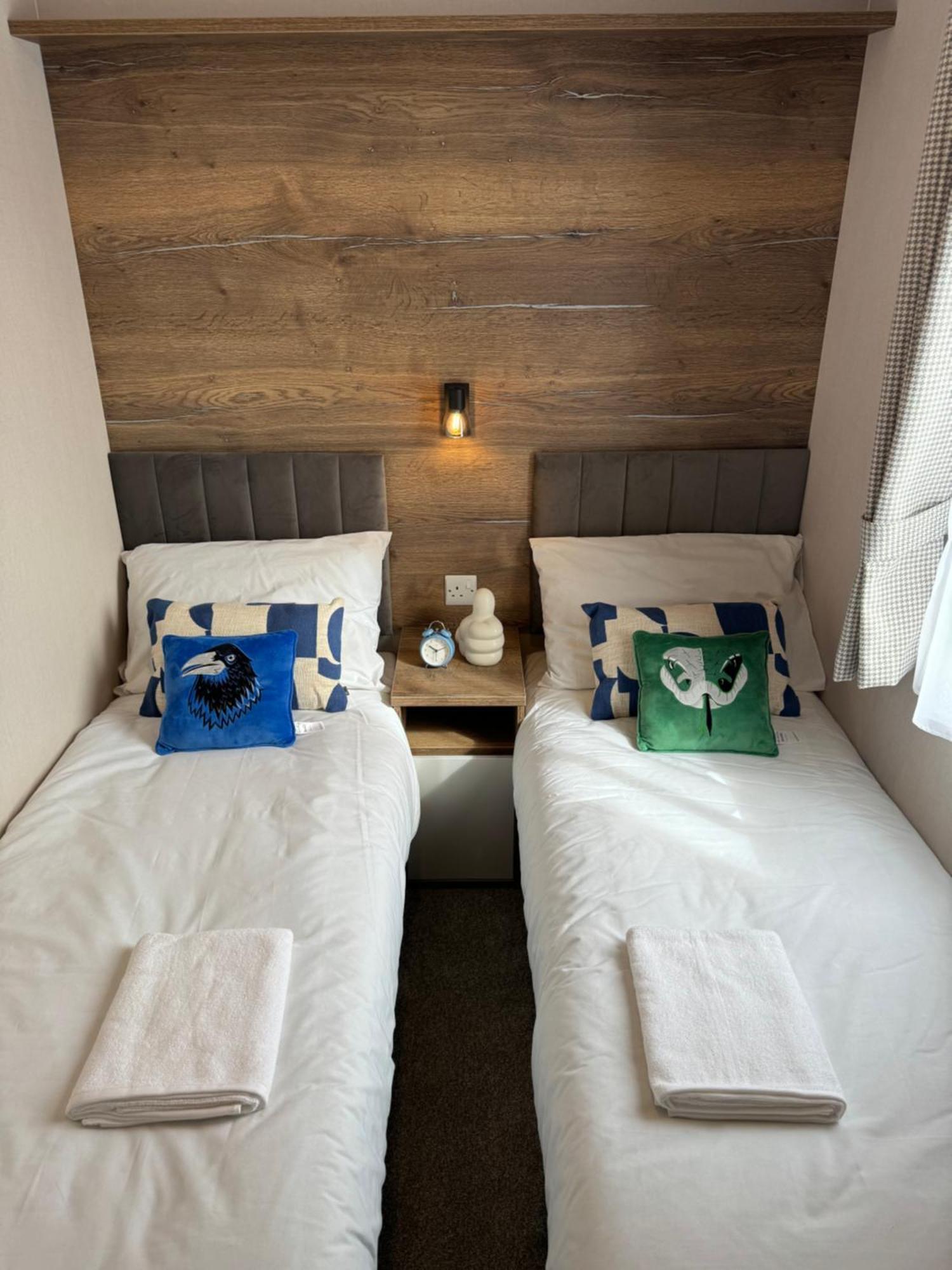 Sea La Vie Lodge New Quay  Exterior photo